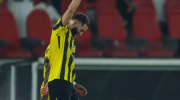 رسالة وداع مؤثرة.. كريم بنزيما ينهي مسيرته مع اتحاد جدة بكلمات عاطفية للجماهير